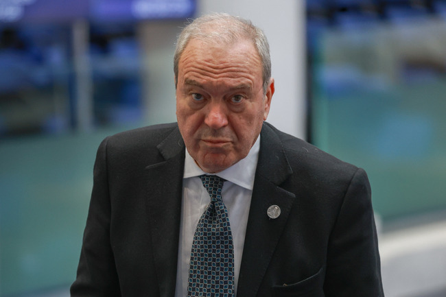 "Възраждане" предлага парламентът да покани трима световно известни професори, които да изготвят анализ за ползите и негативите от еврозоната