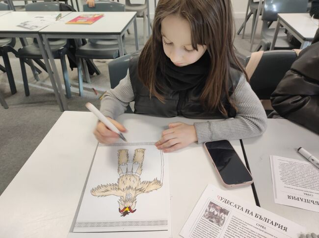 Занятие на тема „кукери“ имаха ученици от училище „Любен Каравелов“ в Блекбърн, Великобритания