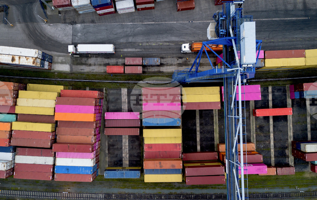 Повечето германски промишлени компании очакват спад на износа си, сочи проучване