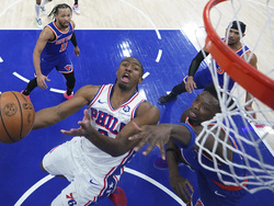 Knicks 76ers Basketball