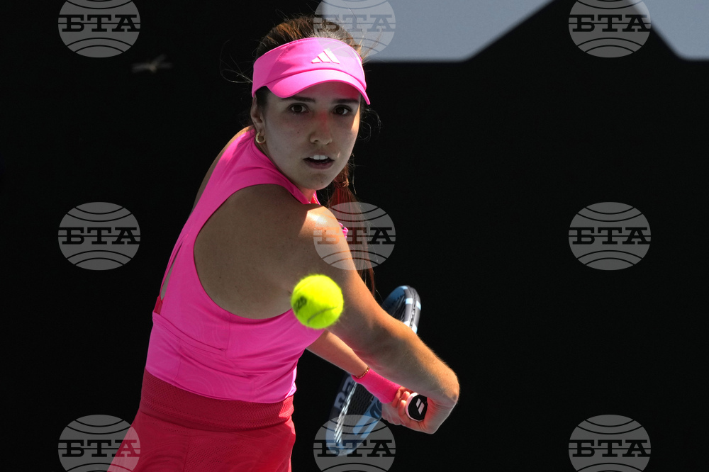 Защитаващата титлата си Камила Осорио спаси мачбол и се класира за четвъртфиналите на турнира по тенис в Богота