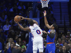 Knicks 76ers Basketball