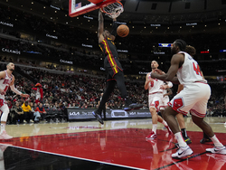 Hawks Bulls Basketball