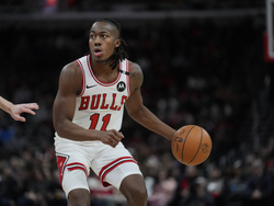 Hawks Bulls Basketball