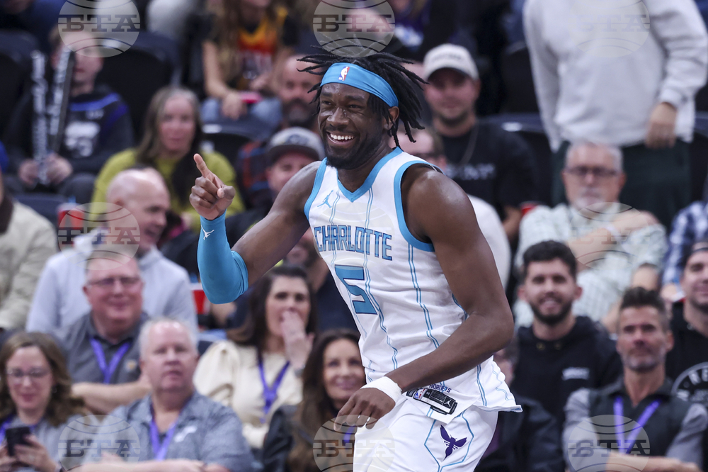 Лос Анджелис Лейкърс намери търсения атлетичен център в лицето на Марк Уилямс от Шарлът Хорнетс