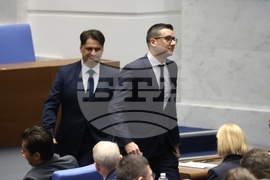 Парламент - заседание - Петър Дилов