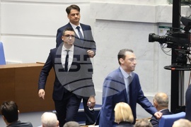 Парламент - заседание - Петър Дилов