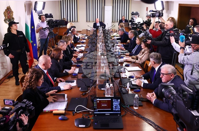 Prosecutor General's Election Postponed