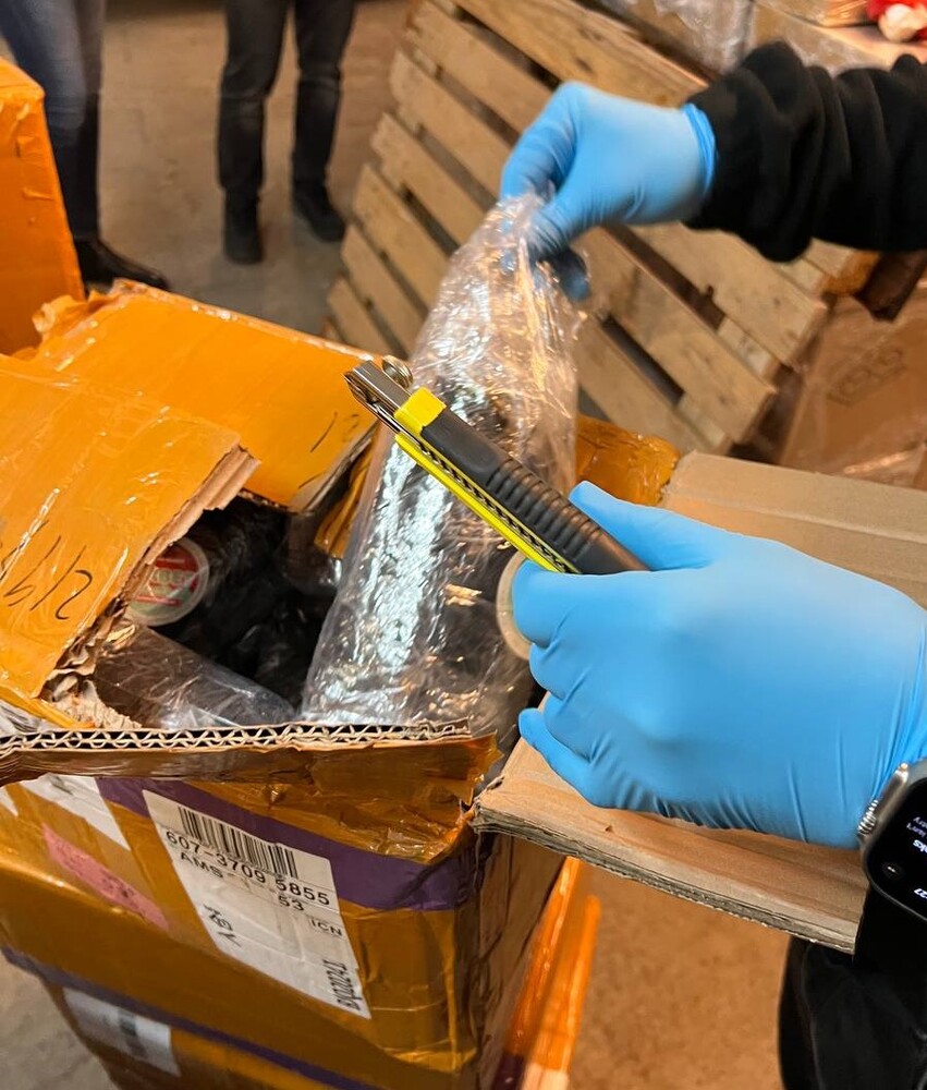 Агенция „Митници“: Голямо количество тютюн за наргиле без български акцизен бандерол задържаха митническите инспектори от ТД Митница София