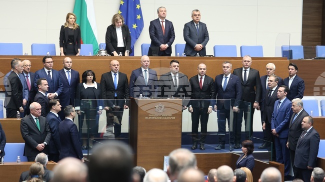 Очаква се оставката на кабинета "Желязков" да бъде гласувана днес от Народното събрание