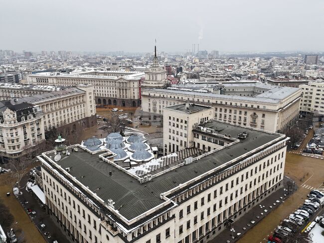 Президентът призова да не се изпращат български войници в Украйна, политически лидери изразиха сходни позиции 