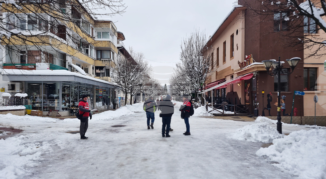 Община Смолян е осъдена да плати 30 000 лева на жена, пострадала при падане на заледена улица в града