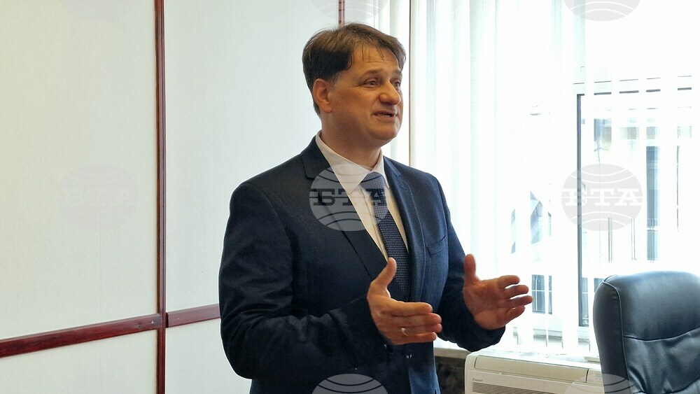 Министър Мариан Бачев: Няма риск за фестивалите, които зависят от Министерството на културата