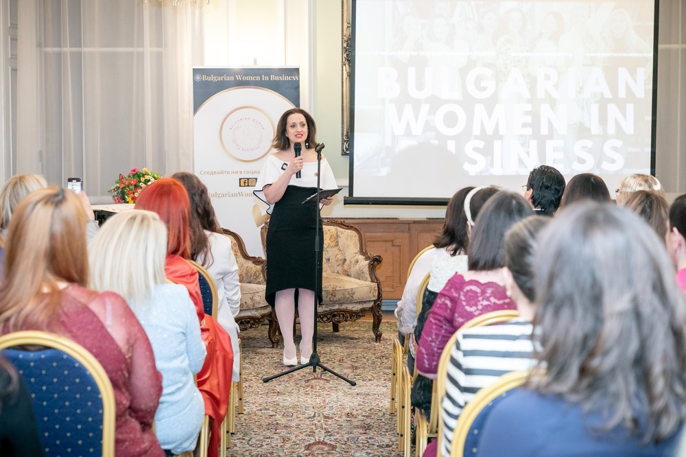 Вторият рожден ден на Клуб „Българската жена в бизнеса“ събра над 70 българки, които живеят и работят в Обединеното кралство 