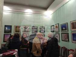 По време на откриването на изложбата-конкурс "Снимка на годината" в Българския културен дом в Одеса.  Снимки: БТА, Одеса