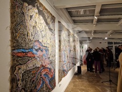 Откриване на изложбата  „Вибрации - Флуидното движение на човешкото тяло“ в галерия „Мисията“. Снимка: Ваня Сухарова/БТА