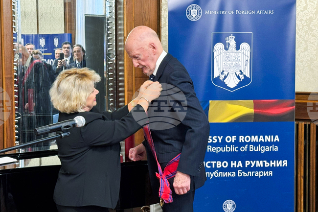 Bulgarian Ex-PM Simeon Saxe-Coburg-Gotha Receives Highest Romanian State Honour