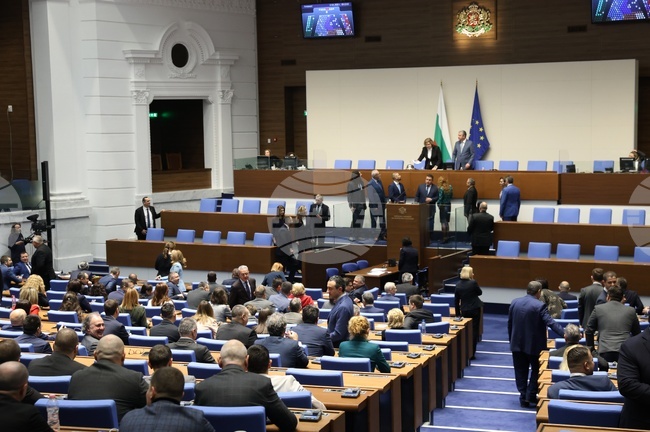 Депутатите ще изберат състав и ръководство на постоянните парламентарни комисии