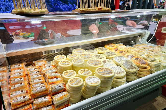 Световните цени на зърнените култури, месото и млечните продукти се покачват през април, докато захарта поевтинява, сочат данни на ФАО