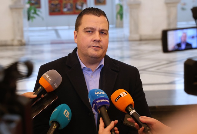 ДПС-ДПС са в мнозинството като гарант, че Пеевски няма да има влияние в изпълнителната власт, посочи Станислав Балабанов
