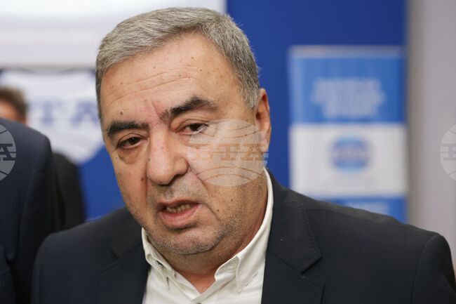 Президентът на Българската федерация по плувни спортове Георги Аврамчев подаде сигнал срещу Антъни Иванов до прокуратурата заради заплахи