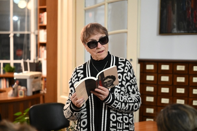 С емоционална творческа вечер в Регионална библиотека „Сава Доброплодни” – Сливен бе отбелязана 90-годишнината от рождението на поета Дамян Дамянов