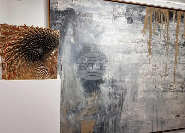 Своята първа самостоятелна изложба подреди на имения си ден Антони Боксеров от Варна