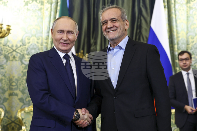 Путин и Пезешкиан се договориха да се видят на срещата на върха на ШОС 