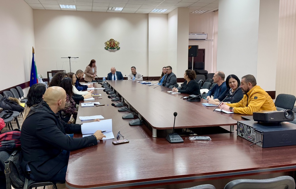 Областната епизоотична комисия в Стара Загора обсъди грижата за безстопанствените животни