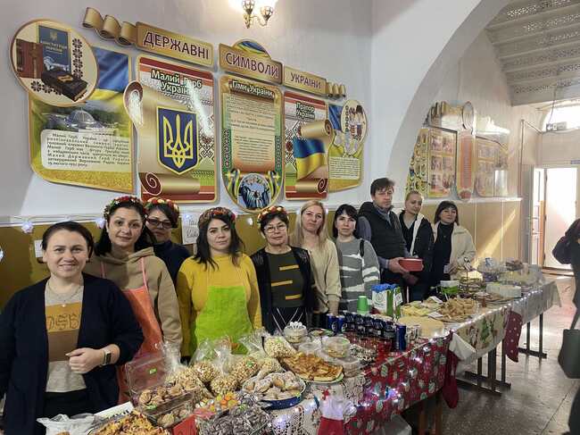 Благотворителен панаир се състоя днес в Болградската гимназия в Украйна 