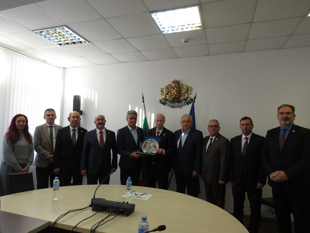 Областна администрация Шумен: Областният управител Бейнур Ахмед се срещна с ректора на Тракийския университет в Одрин проф. д-р Мустафа Хатиплер 