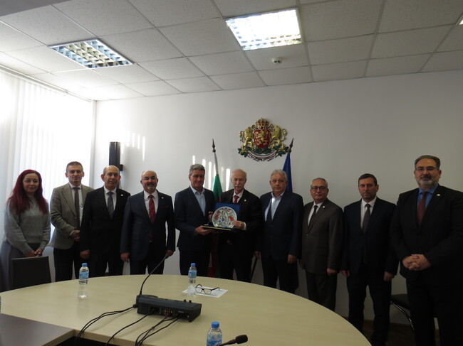 Областна администрация Шумен: Областният управител Бейнур Ахмед се срещна с ректора на Тракийския университет в Одрин проф. д-р Мустафа Хатиплер 