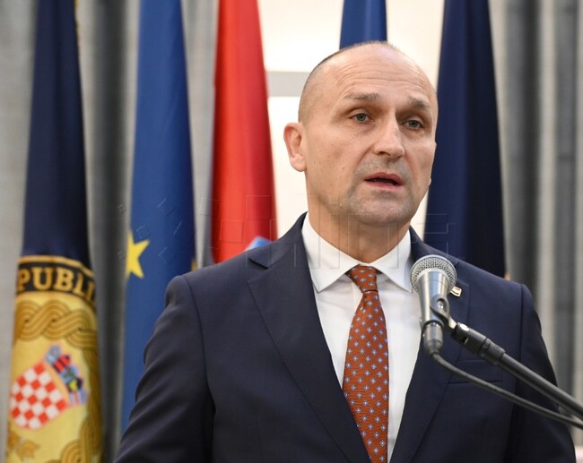 ХИНА: Разходите за отбрана на Хърватия вече са 2% от БВП, каза министърът на отбраната Иван Анушич