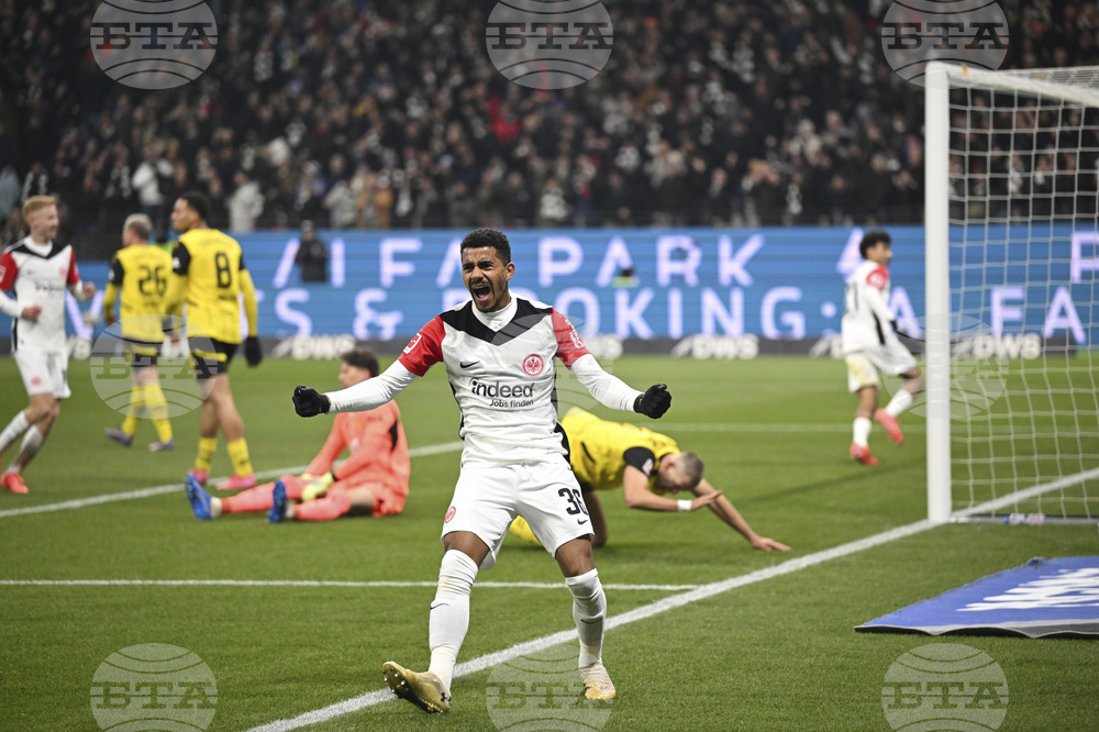 Ливърпул е започнал директни преговори с Франкфурт за Юго Екитике