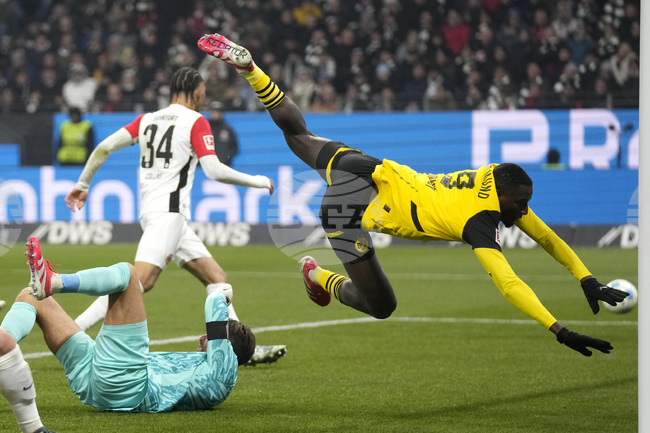 Борусия Дортмунд допусна трето поредно поражение в Бундеслигата