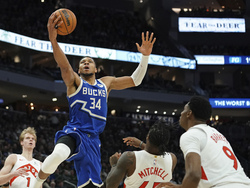 Raptors Bucks Basketball