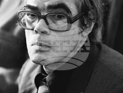 София, 10 март 1989 г. Дамян Дамянов на откриването на VІ конгрес на Съюза на българските писатели. БТА, снимка: Живко Ангелов/архив