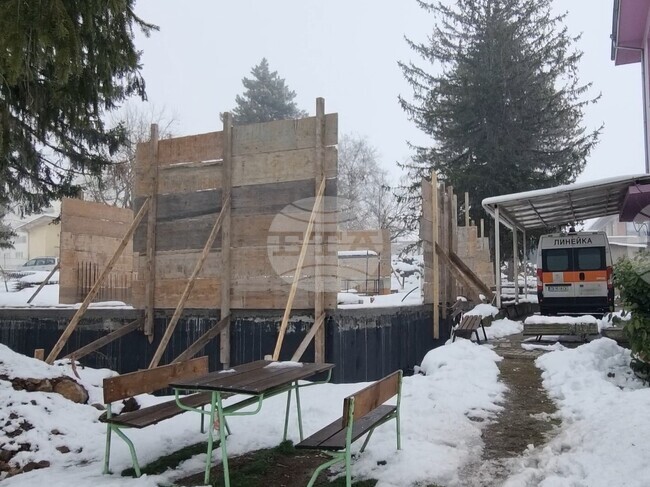 Изграждат се нови сгради за филиалите на Спешна помощ в Момчилград и Черноочене