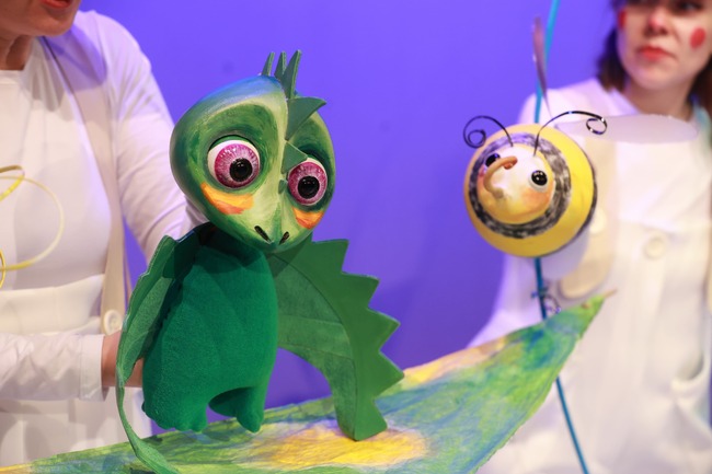 „Дракончето с теменужени очи“ е първата за тази година премиера в Столичния куклен театър 