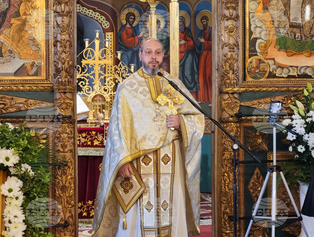 Нашият християнски дълг е да спасяваме душата си, каза ставрофорен иконом Дончо Александров на празника на храм „Св. Атанасий“ във Варна