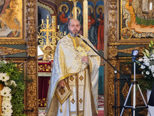 Нашият християнски дълг е да спасяваме душата си, каза ставрофорен иконом Дончо Александров на празника на храм „Св. Атанасий“ във Варна