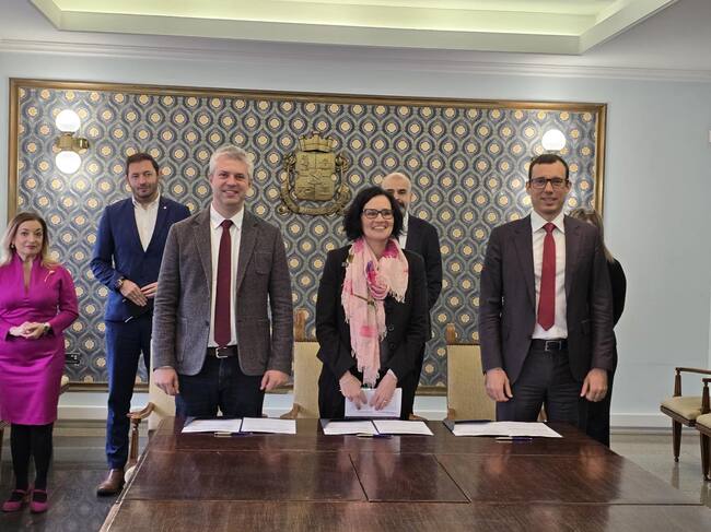 Кметовете на Варна и София подписаха меморандум за сътрудничество в ранното образование с италианската община Реджо Емилия