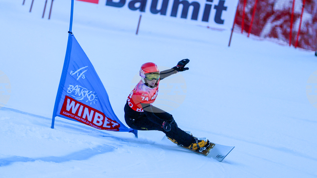 Малена Замфирова завърши трета на старт за Световната купа по алпийски сноуборд