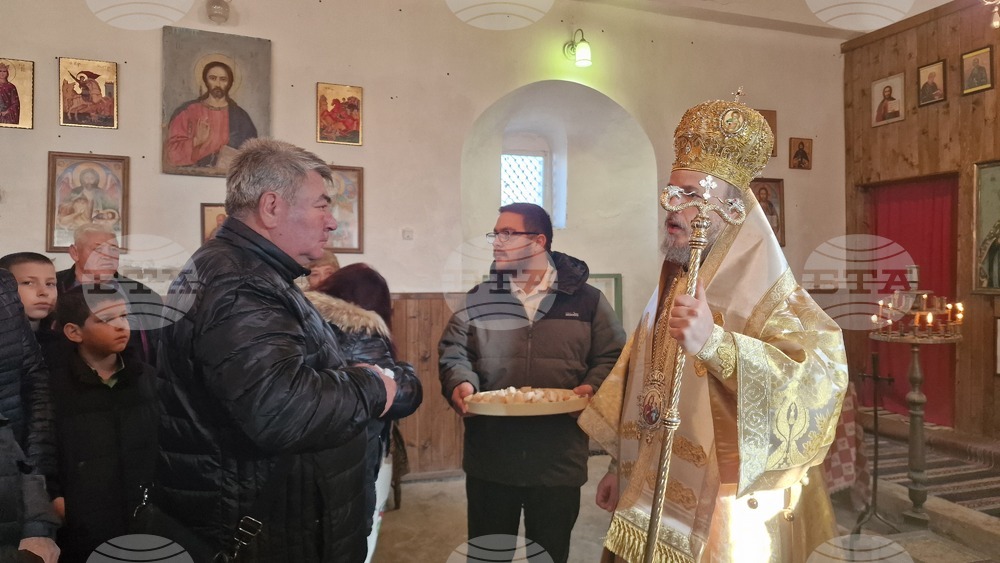 С литургия и курбан почетоха храмовия празник на църквата "Св. Атанасий" в разградското село Пороище
