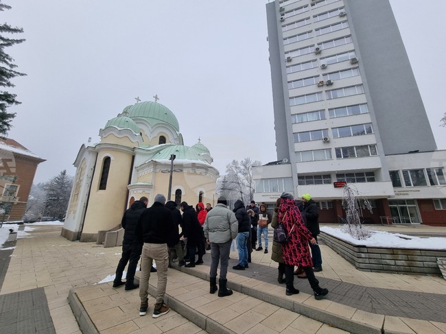 В Перник се състоя мирен протест във връзка с изграждането на водния цикъл 