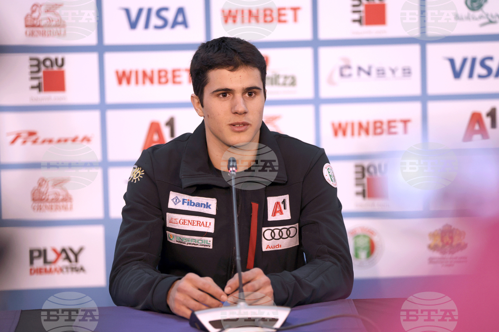 Тервел Замфиров спечели световната титла по сноуборд при младежите и в паралелния слалом, сестра му Малена с втори сребърен медал