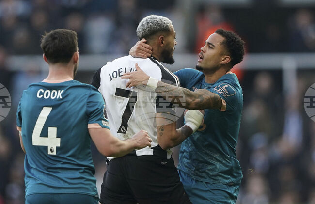 Джъстин Клуиверт вкара хеттрик при успеха на Борнемут срещу Нюкасъл във Висшата лига