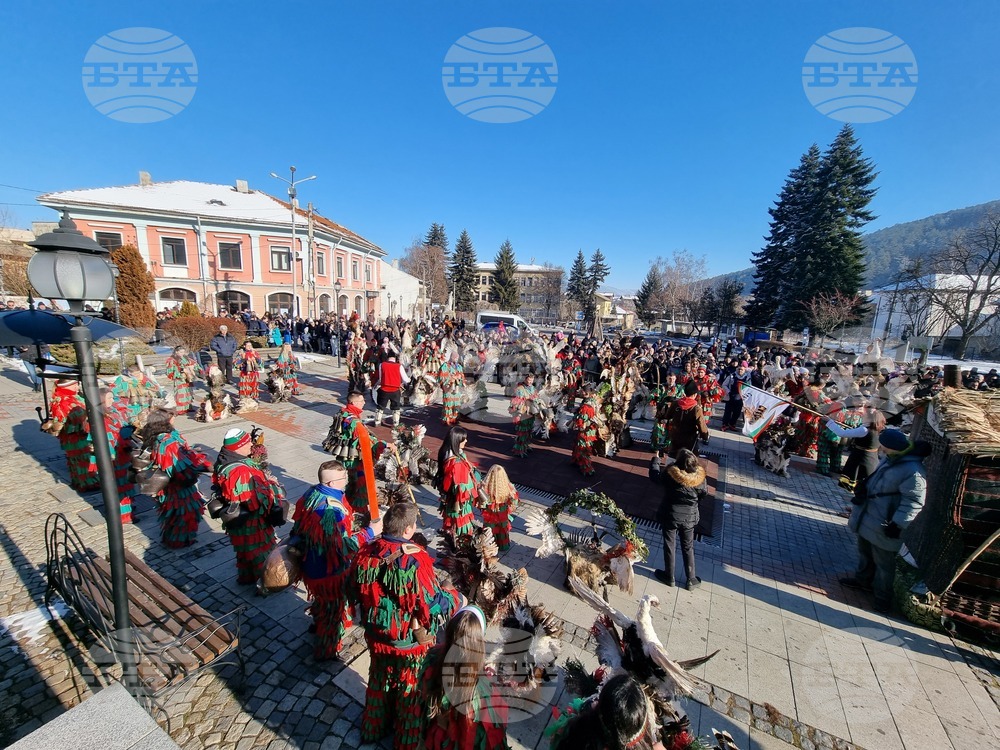 Подготовката за 21-вото издание на маскарадния фестивал „Сурова“ в Брезник върви по график