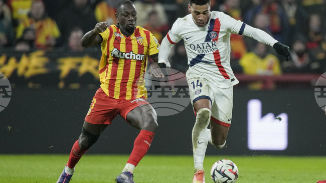 Предпоследният във Франция Нант обяви привличането на колумбийския защитник Дейвер Мачадо