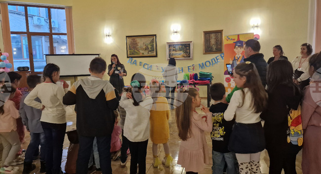 Деца от Русе и Разград премериха своята бързина и познания в състезанието „Да си умен е модерно“